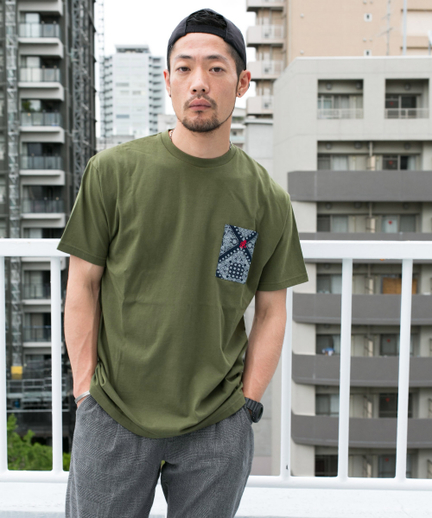 Gramicci 別注バンダナポケットtシャツ Gmt 19s1012rm95 Urban Research Outlet