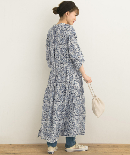 ペイズリー柄ガウンワンピース La94 26k011 Urban Research Outlet